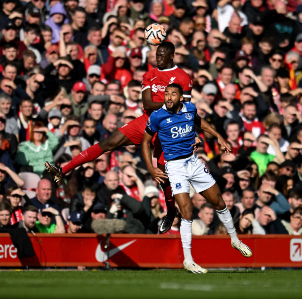 湖人遭绝杀，117-119惜败，排名第4，灰熊失利，喜忧交织.